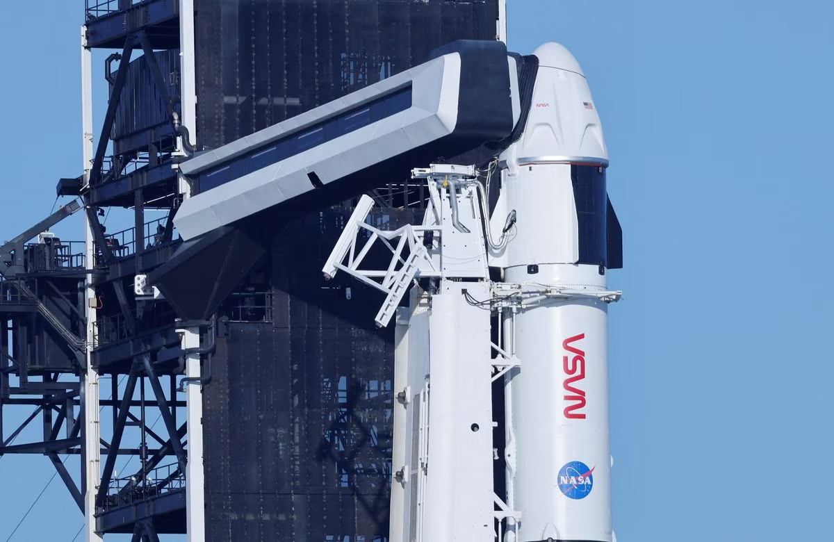 NASA и SpaceX перенесли запуск космического корабля за несколько минут до запланированного старта. ЕвроМедиа